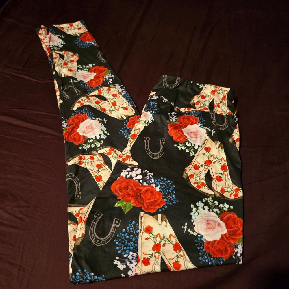 The Leggings Room Leggings OS Pants Womens Black Western Cowboy Boot Rose Floral